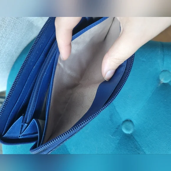 **SALE*Michael Kors Blue Wallet with Gold-Toned Label - Picture 3 of 6